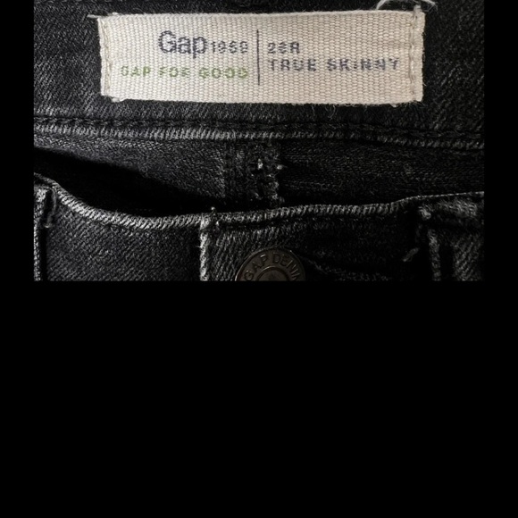 Gap true skinny cropped jeans distressed raw hem in excellent condition size 26 - Picture 4 of 4